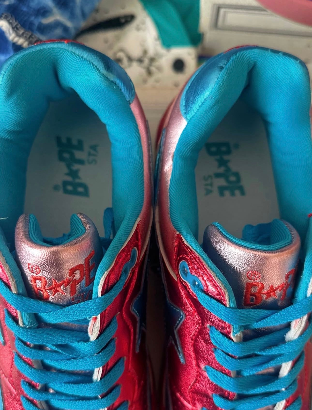 F/W 2006 Bathing Ape Pharrell Williams x Bapesta Roadsta “In My Mind”Sneakers
Red/Blue 🔴🔵