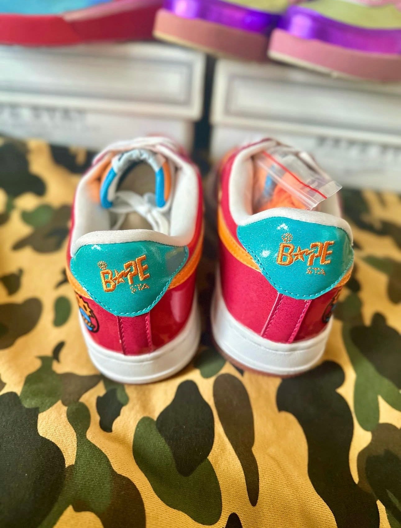 OG Bapesta Baby Milo Monster “Maroon” Glitter 2009 
Size 9 (DEADSTOCK)