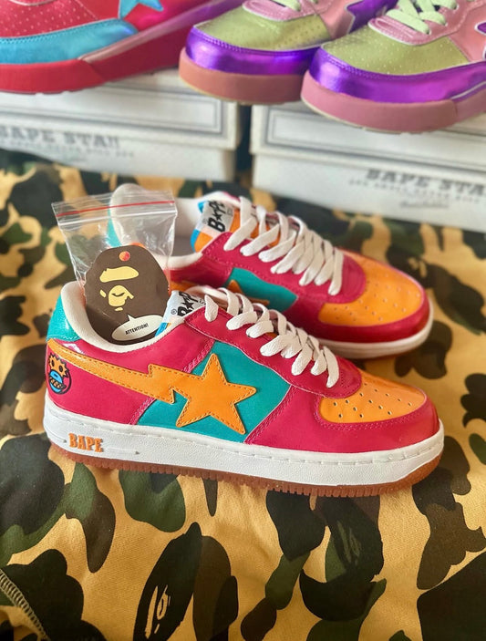 OG Bapesta Baby Milo Monster “Maroon” Glitter 2009 
Size 9 (DEADSTOCK)