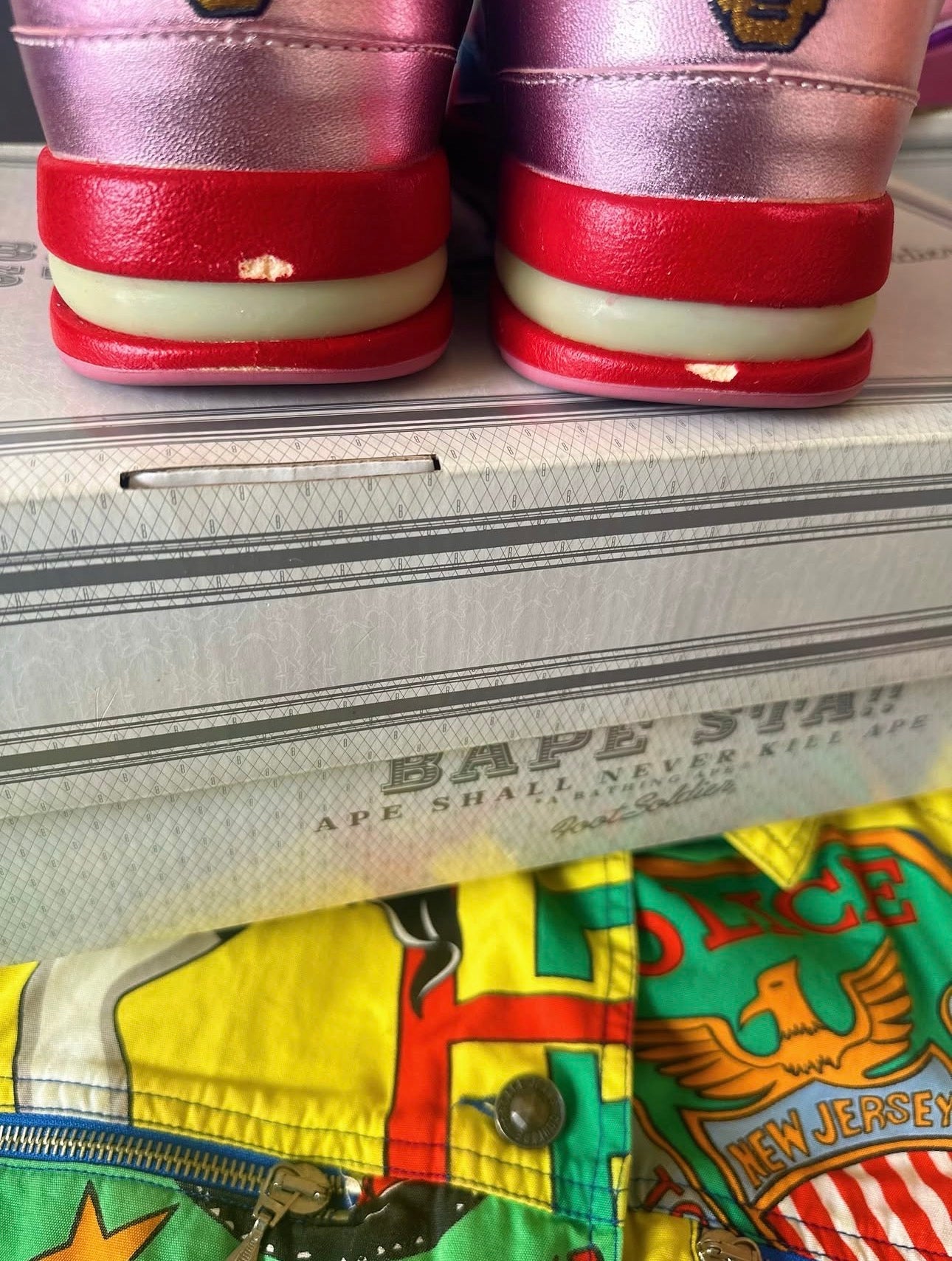 F/W 2006 Bathing Ape Pharrell Williams x Bapesta Roadsta “In My Mind”Sneakers
Red/Blue 🔴🔵