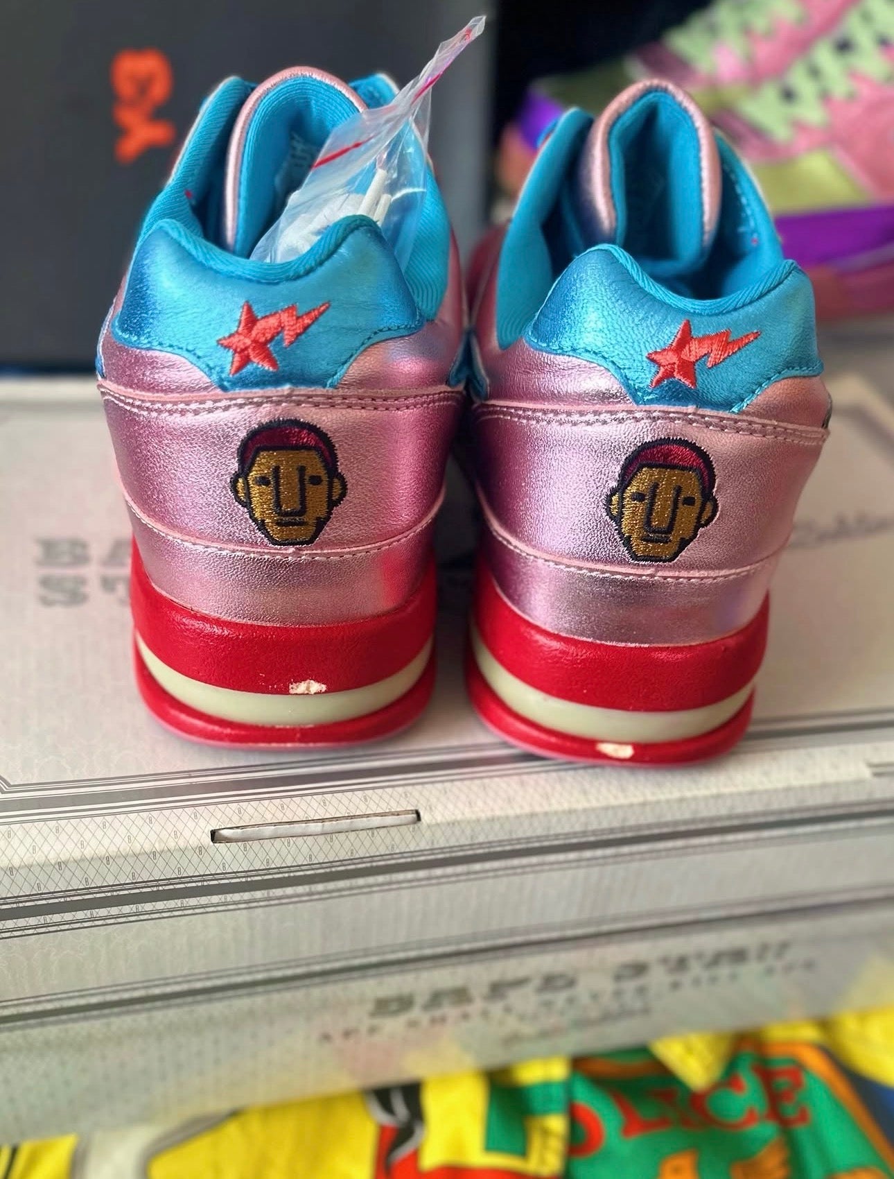 F/W 2006 Bathing Ape Pharrell Williams x Bapesta Roadsta “In My Mind”Sneakers
Red/Blue 🔴🔵