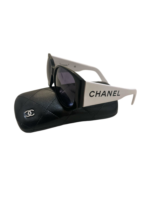 Vintage Chanel 1995 Bi Color Extra Wide Temple White Black Sunglasses